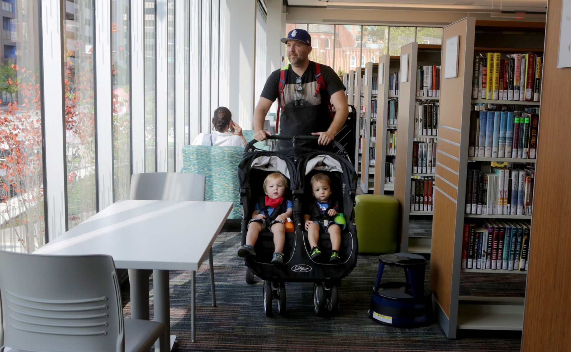 Mid-County branch of St. Louis County library reopens